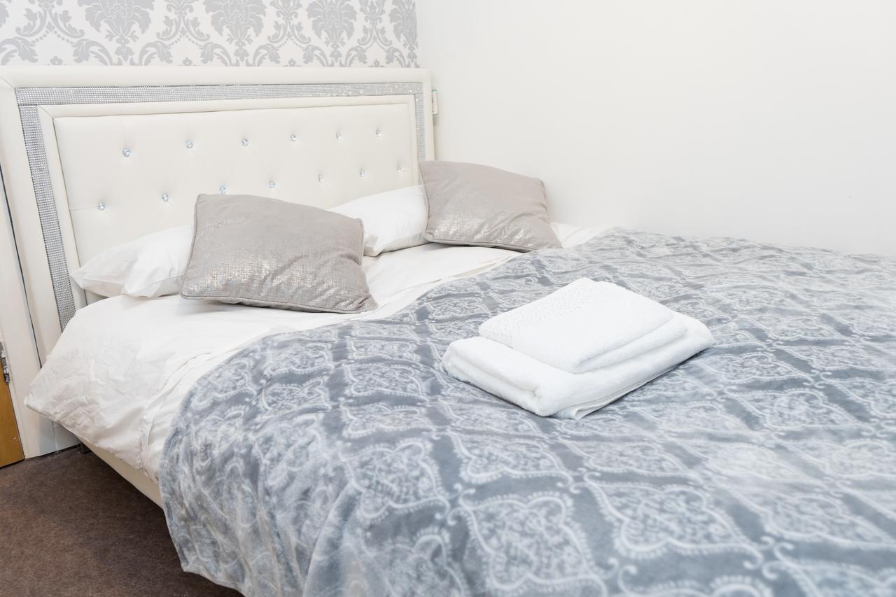 Hullidays - Theatre Side Apartment - Refurbished 2023 Kingston upon Hull Buitenkant foto